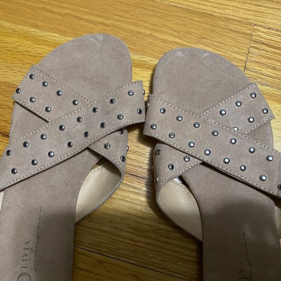 Fashion Nova Slip On Sandals - Picture 4 of 4